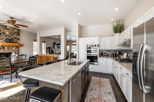 4019 Sunrise Dr, Park City UT 84098-4757 exterior