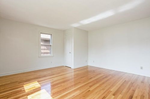 218 Western Cir, Montgomery MA 01085-3423 exterior