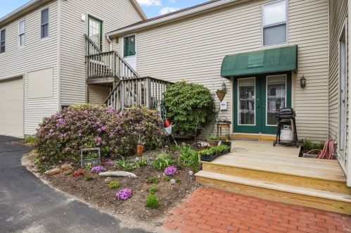 1077 Main St, Leicester, MA 01524-1348