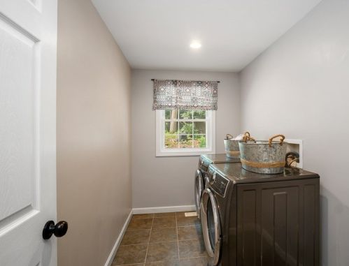 181 Floral St, Shrewsbury MA  01545-3246 exterior