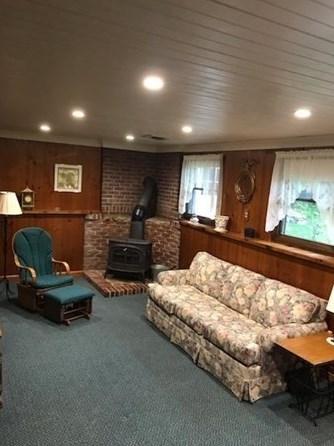 589 Vernon St, East Bridgewater MA 02324-2238 exterior