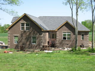 352 Nichols Ln, Gallatin, TN 37066-3835