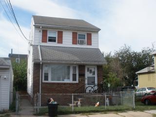 240 Hoyt St, Kearny, NJ 07032-3911