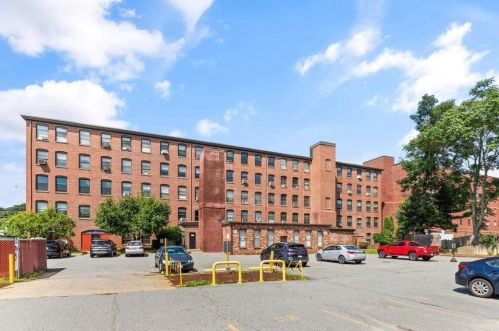 80 Foster St, Peabody MA 01960-5953 exterior