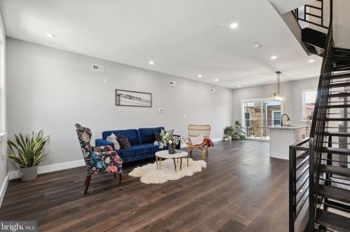 426 Markle St, Philadelphia PA  19128-3605 exterior