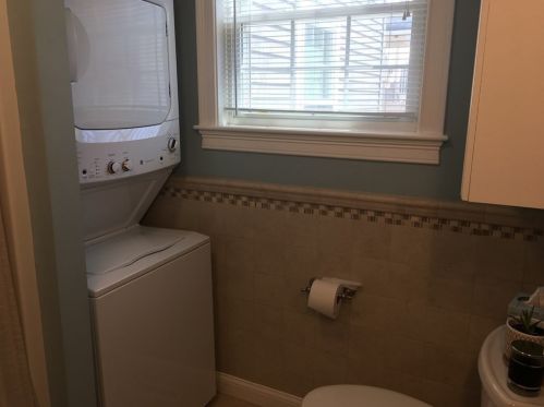 21 Pear St, Fall River MA 02720-5324 exterior