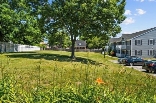 450 Somerset Ave, Taunton MA 02780-4884 exterior