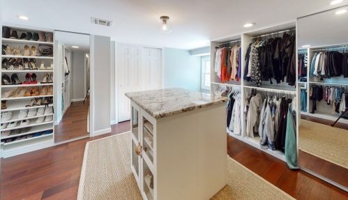 11 Colonial Dr, Shrewsbury MA  01545-1520 exterior