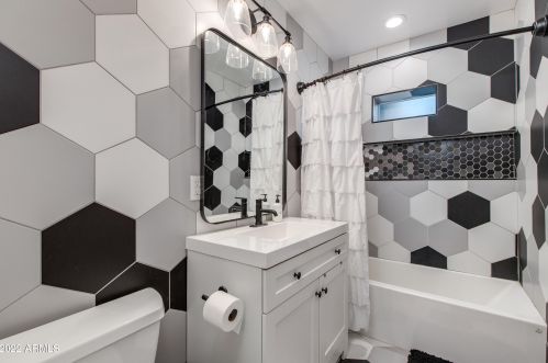 3822 32nd Pl, Phoenix AZ  85018-5001 exterior