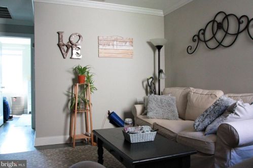 763 15th St, Philadelphia, PA 19146-2225