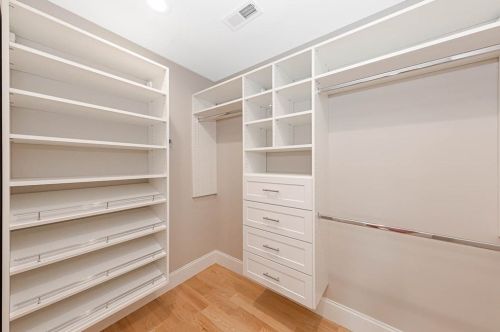 53 Lantern Ln, Arlington MA 02474-1806 exterior