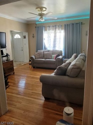 30 Washington St, Belleville, NJ 07109-2919