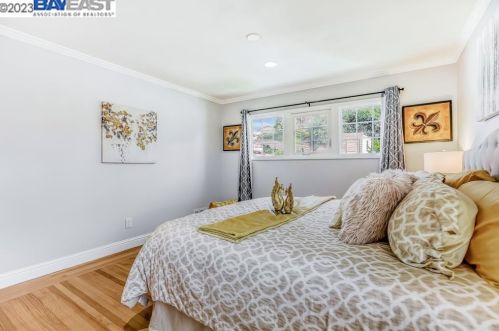 1225 Sandelin Ave, San Leandro CA  94577-3956 exterior