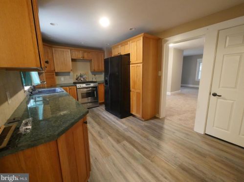 319 High St, West Deptford NJ  08096-2225 exterior