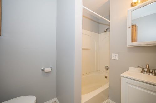 1 Wilson St, Worcester MA 01604-2825 exterior