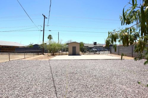 2727 Atlanta Ave, Phoenix AZ 85040-2710 exterior