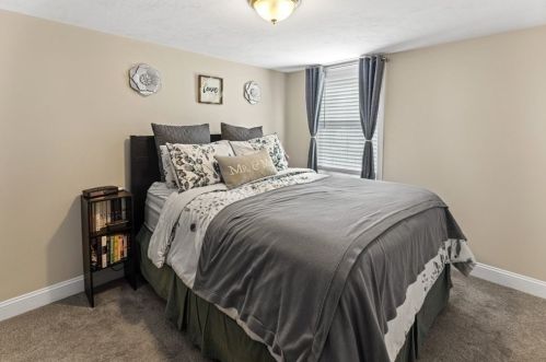 6 Cushing Dr, Plymouth MA 02360-1148 exterior