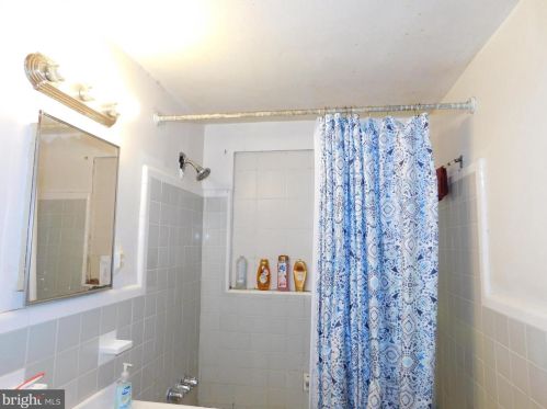 161 Barber Ave, West Deptford NJ 08096-2612 exterior