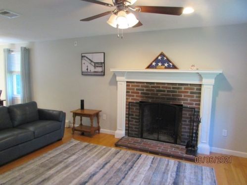 1060 Rocky Woods St, Taunton MA  02780-8200 exterior