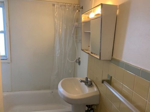 27 Barry St, Quincy MA 02169-1603 exterior