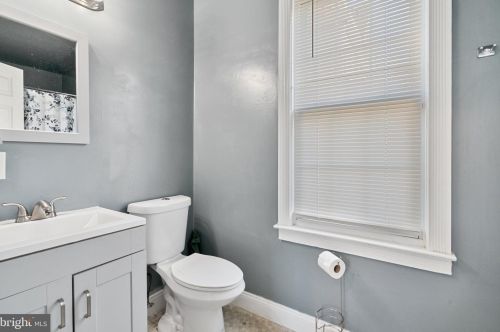 200 Delsea Dr, West Deptford NJ  08093-1221 exterior