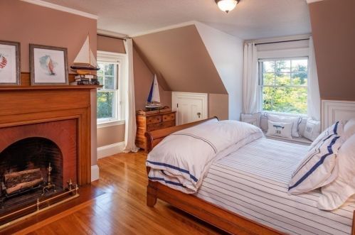 1 Sears Rd, Southborough MA 01772-1101 exterior