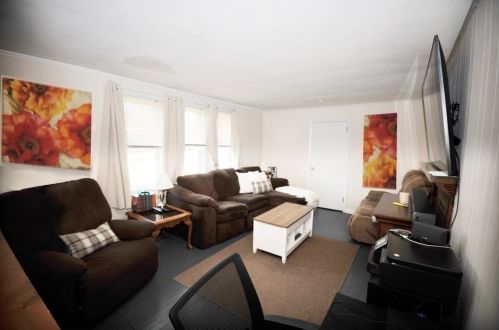 152 Marion Rd, Wareham MA 02571-1460 exterior