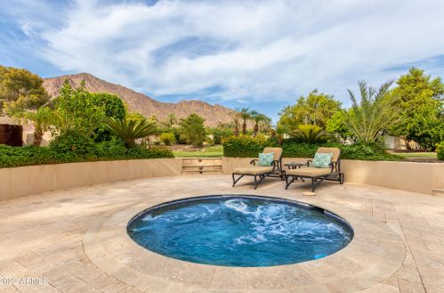 4450 54th St, Phoenix AZ 85018-1905 exterior