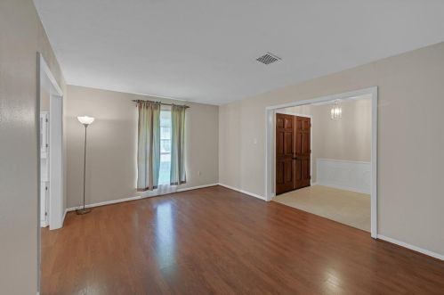 2210 Belmont Dr, Richmond TX 77469-5502 exterior