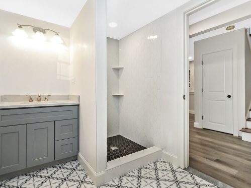 13 Winn Valley Dr, Burlington MA  01803-4726 exterior