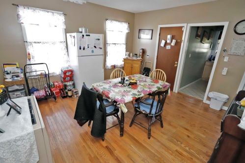 10 Viall St, New Bedford MA 02744-2505 exterior