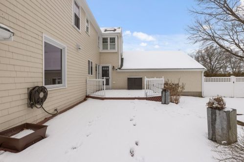 100 Manatee Rd, Hingham MA 02043-3064 exterior