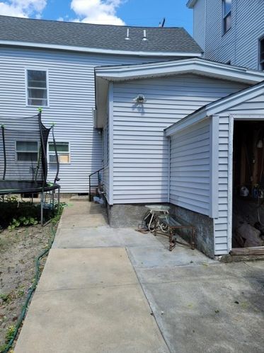 222 High St, Lawrence, MA 01841-2835