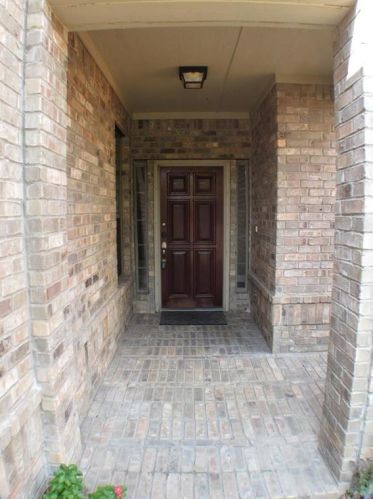 10411 Ruff Trl, Irving TX  75063-4306 exterior