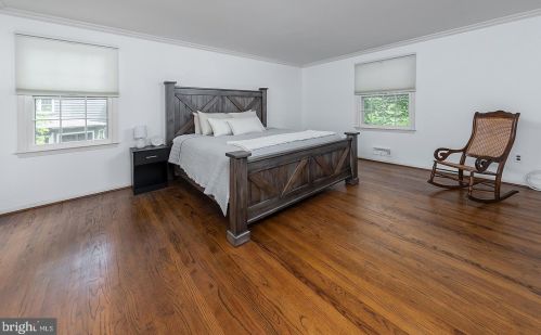 947 Locksley Ln, West Deptford NJ  08096-3121 exterior