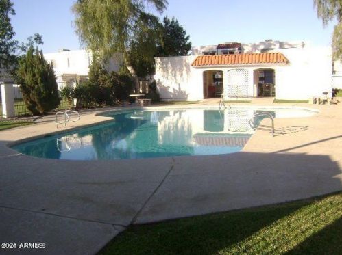 5231 42nd Dr, Phoenix, AZ 85019-2405