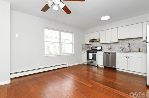 23 Essex St, Carteret NJ  07008-3359 exterior