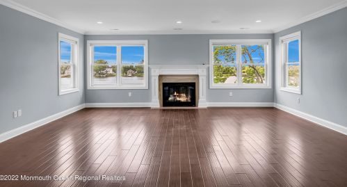 56 Rivers Edge Dr, Little Silver NJ 07739-1706 exterior