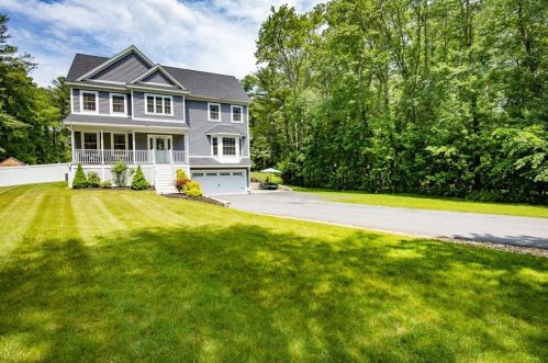 291 Elm St, North Reading, MA 01864-2530