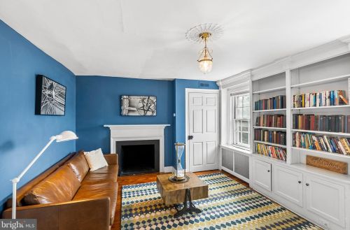 337 6th St, Philadelphia PA  19106-4138 exterior