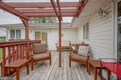 431 Meadowcroft Rd, West Deptford NJ 08096-4007 exterior