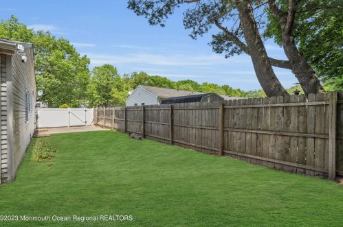 2537 Lexington Ct, Jackson Twp NJ 08527-5033 exterior