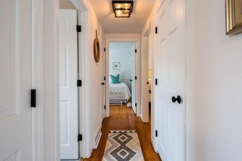 74 Ellis St, Chatham MA  02633-1881 exterior