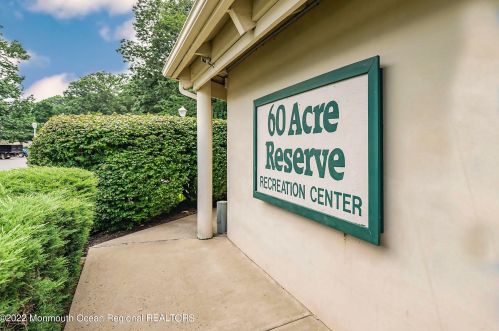 102 Daffodil Dr, Jackson Twp NJ  08527-4171 exterior