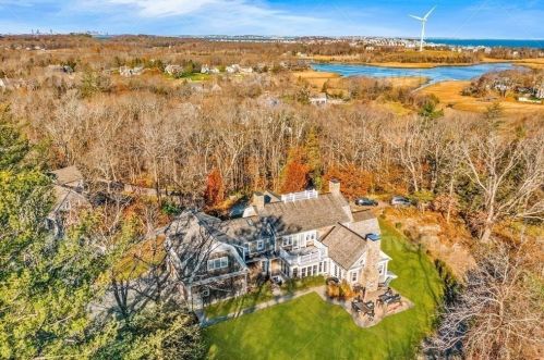 44 Canterbury St, Hingham MA 02043-1453 exterior