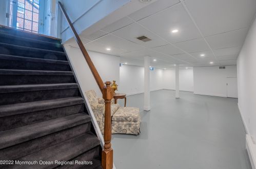 4 Laurel Dr, Little Silver NJ 07739-1416 exterior