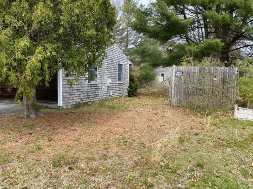 6 Terry Ln, Wareham, MA 02571-1861