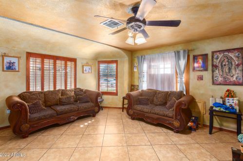 3319 61 St, Phoenix AZ 85033-4112 exterior