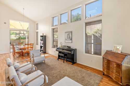 1247 Eugie Ave, Phoenix AZ  85022-4965 exterior