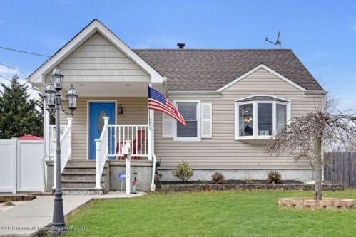 1315 Stewart Ave, Tinton Falls, NJ 07712-4649